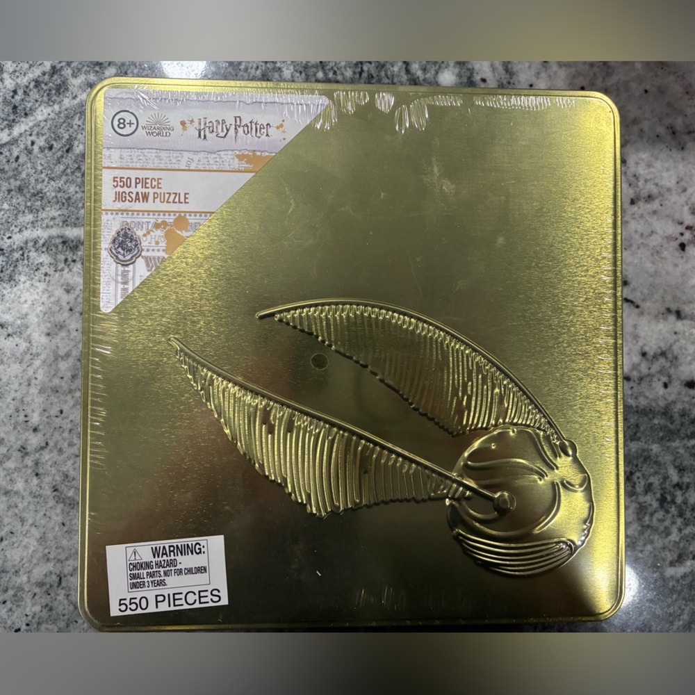 Harry Potter Golden Snitch 550-Piece Jigsaw Puzzle Tin